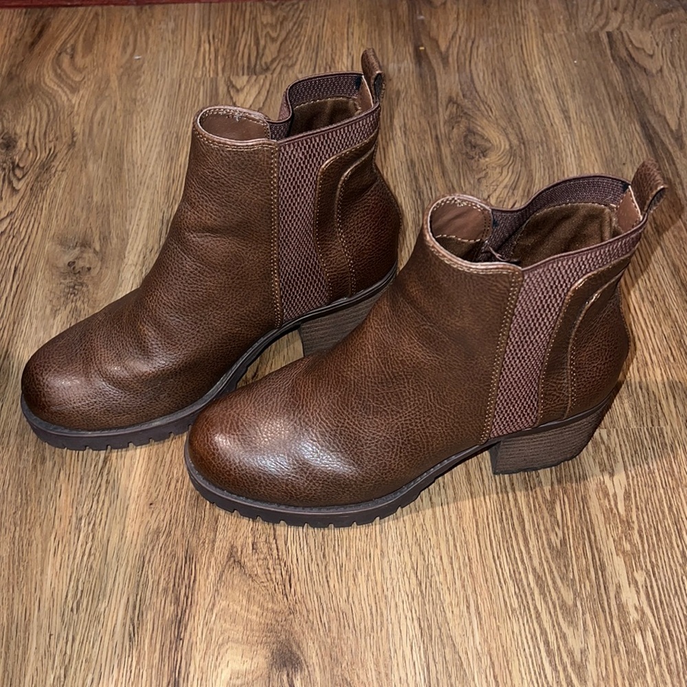 Ankle boots brown